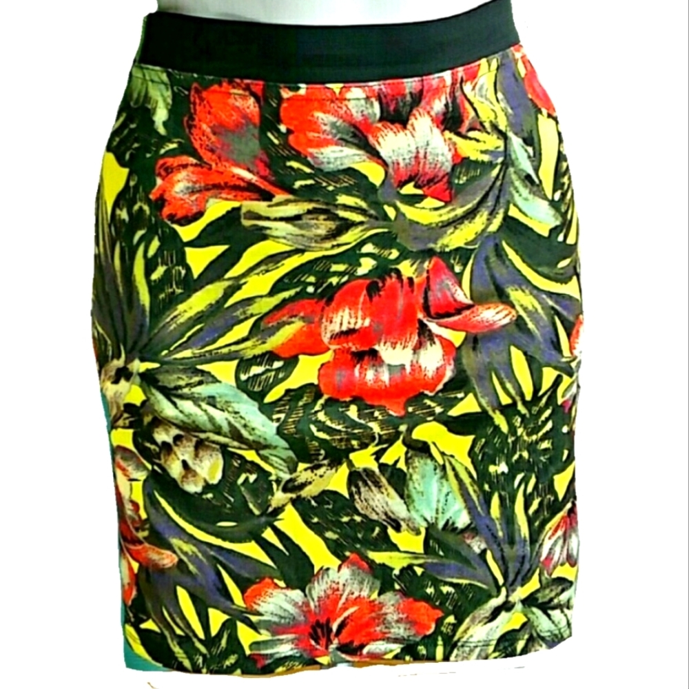 Zara Trafaluc Tropical Floral Colorful Mini Pencil Skirt Elastic Waist Size M